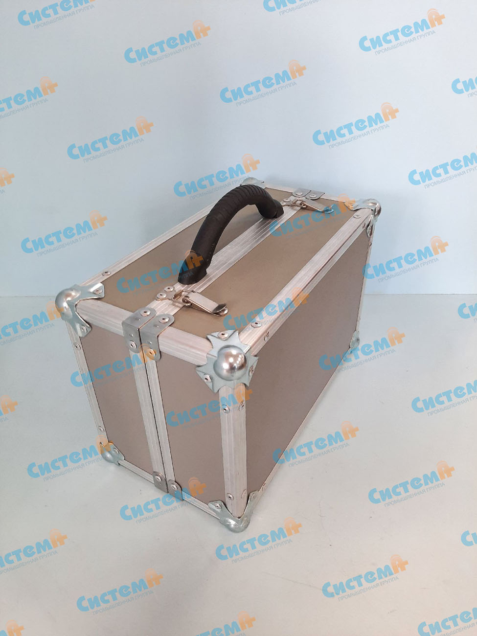 Металлический кейс с ложементом из НПЭ